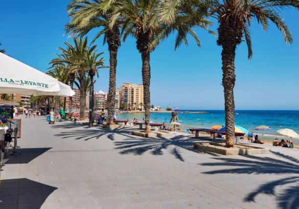 Top Floor Spacious Apartment With Roof Terrace Alicante Dış mekan fotoğraf